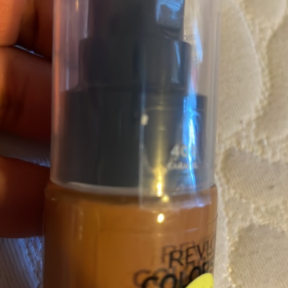 New Revlon Colorstay longwear makeup - Picture 5 of 5